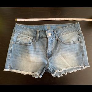 SO brand juniors stretch denim cutoff shorts